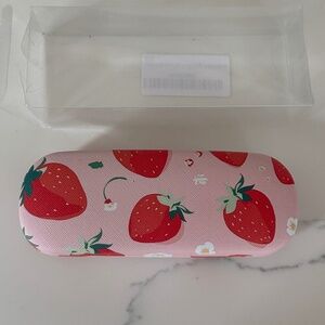Eyeglass case, NIB pink with Strawberry Print,includes cleaning cloth